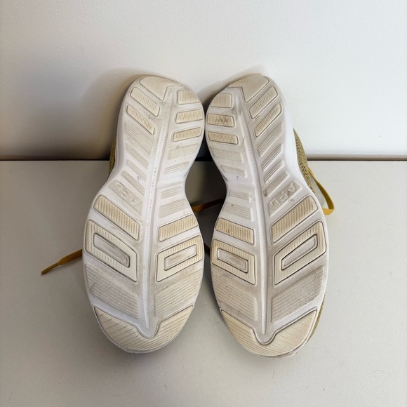APL Techloom Pro Mesh Trainers in 14K gold , sz 6.5 - Picture 9 of 9